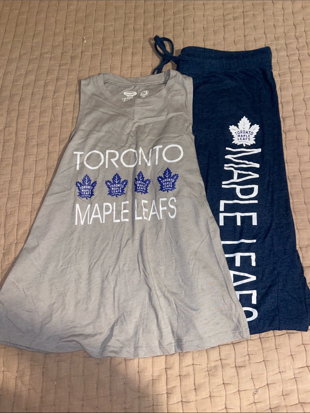 Women's Toronto maple leafs pajama set